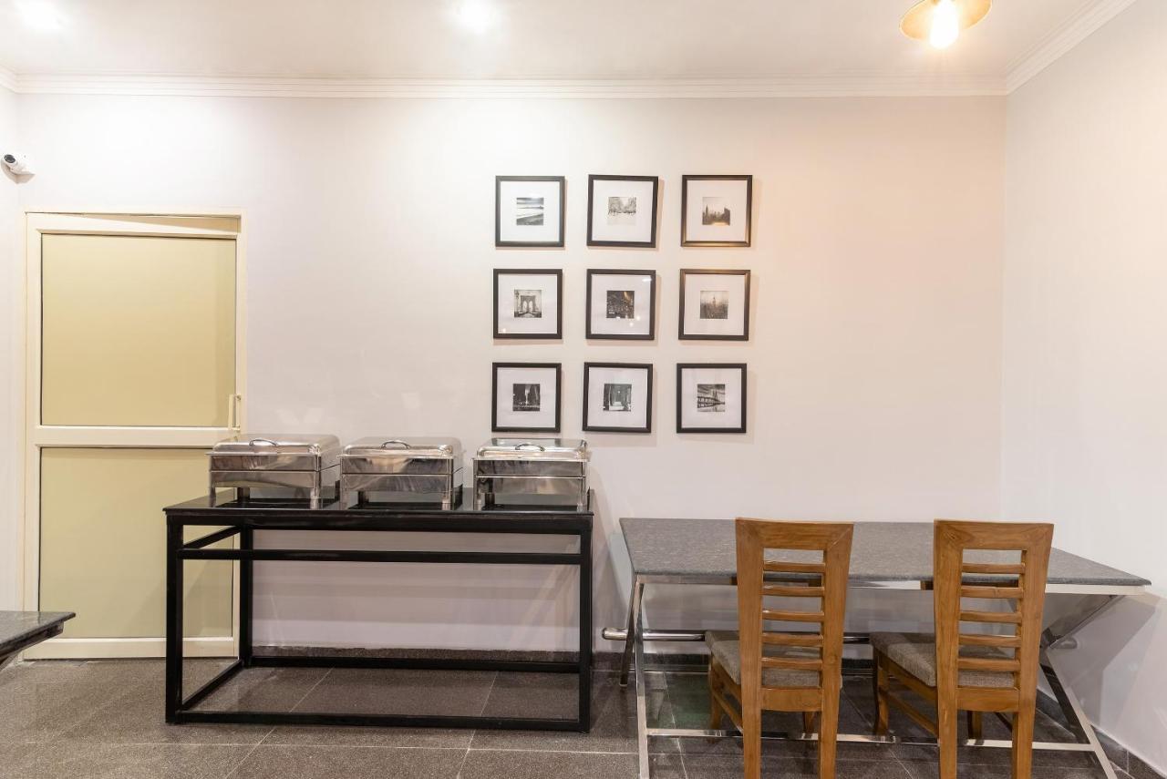 Oyo Flagship Santhi Grand Hotel Vijayawada Ngoại thất bức ảnh
