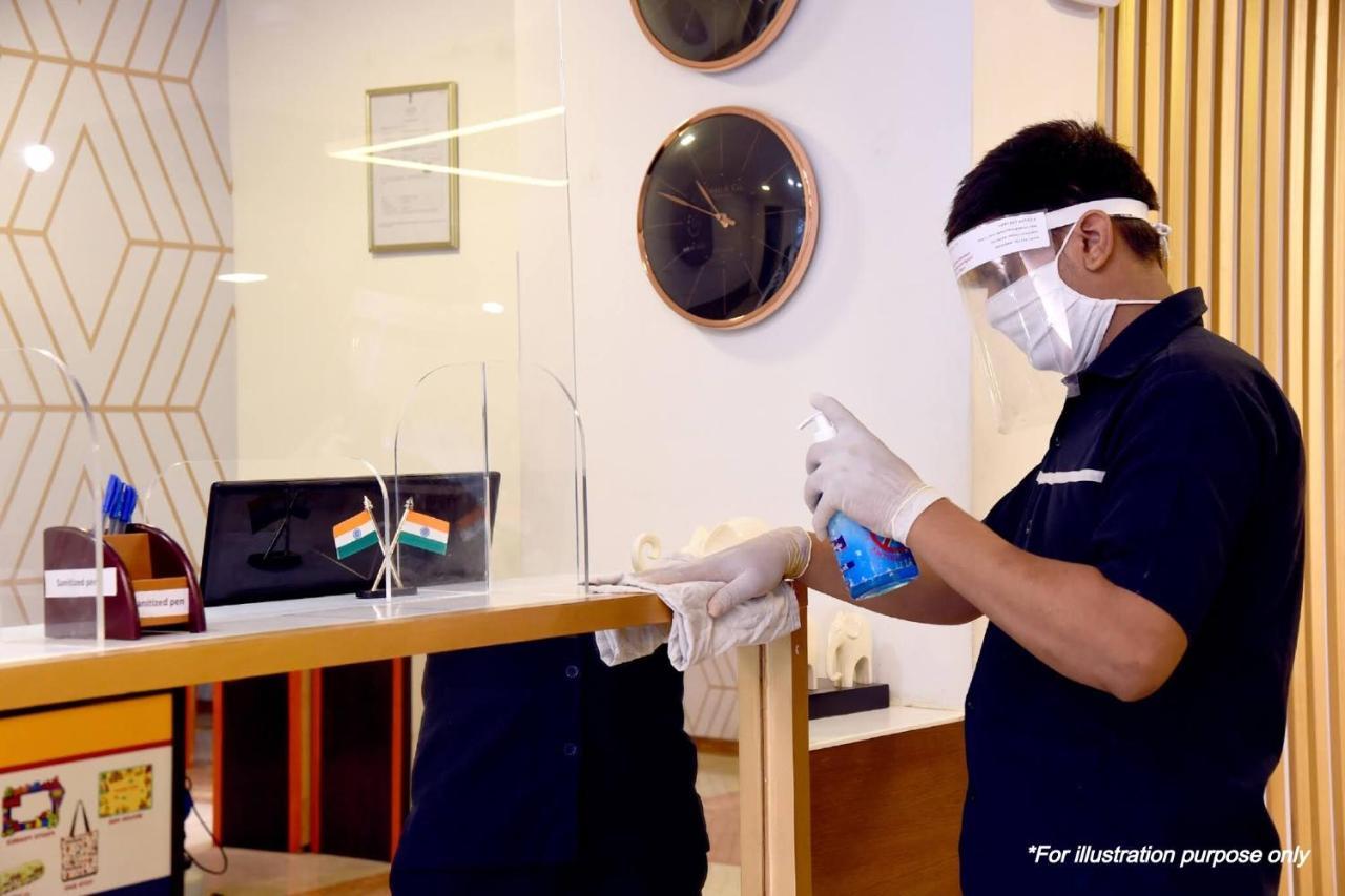 Oyo Flagship Santhi Grand Hotel Vijayawada Ngoại thất bức ảnh
