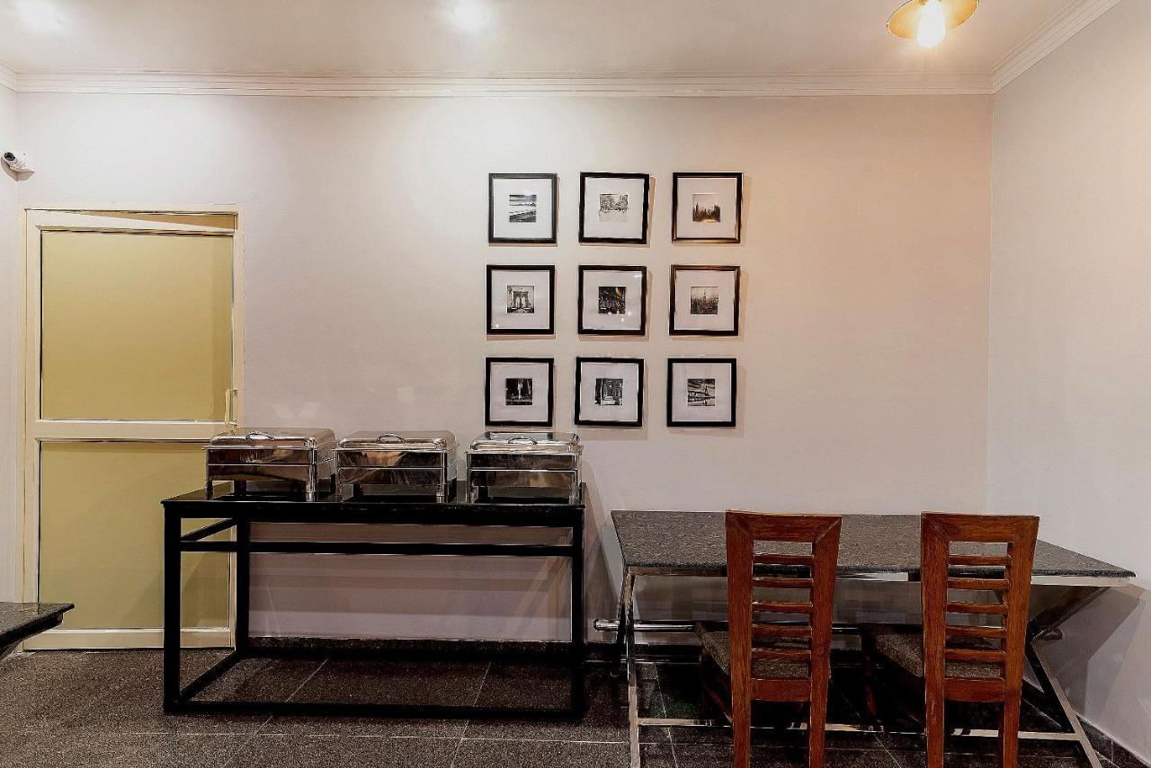 Oyo Flagship Santhi Grand Hotel Vijayawada Ngoại thất bức ảnh