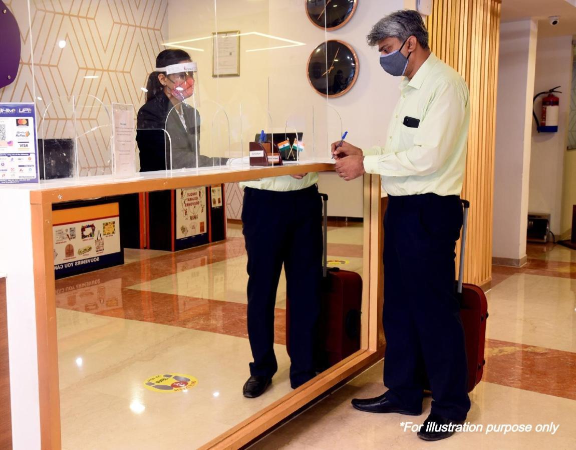 Oyo Flagship Santhi Grand Hotel Vijayawada Ngoại thất bức ảnh